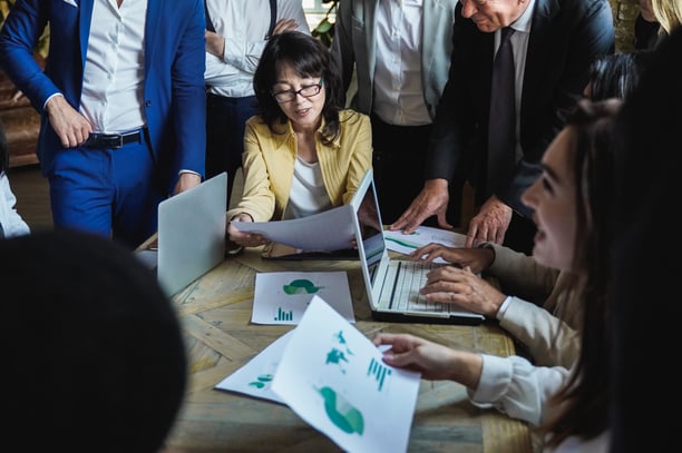 Personas ejecutando un proyecto alineado a los ODS